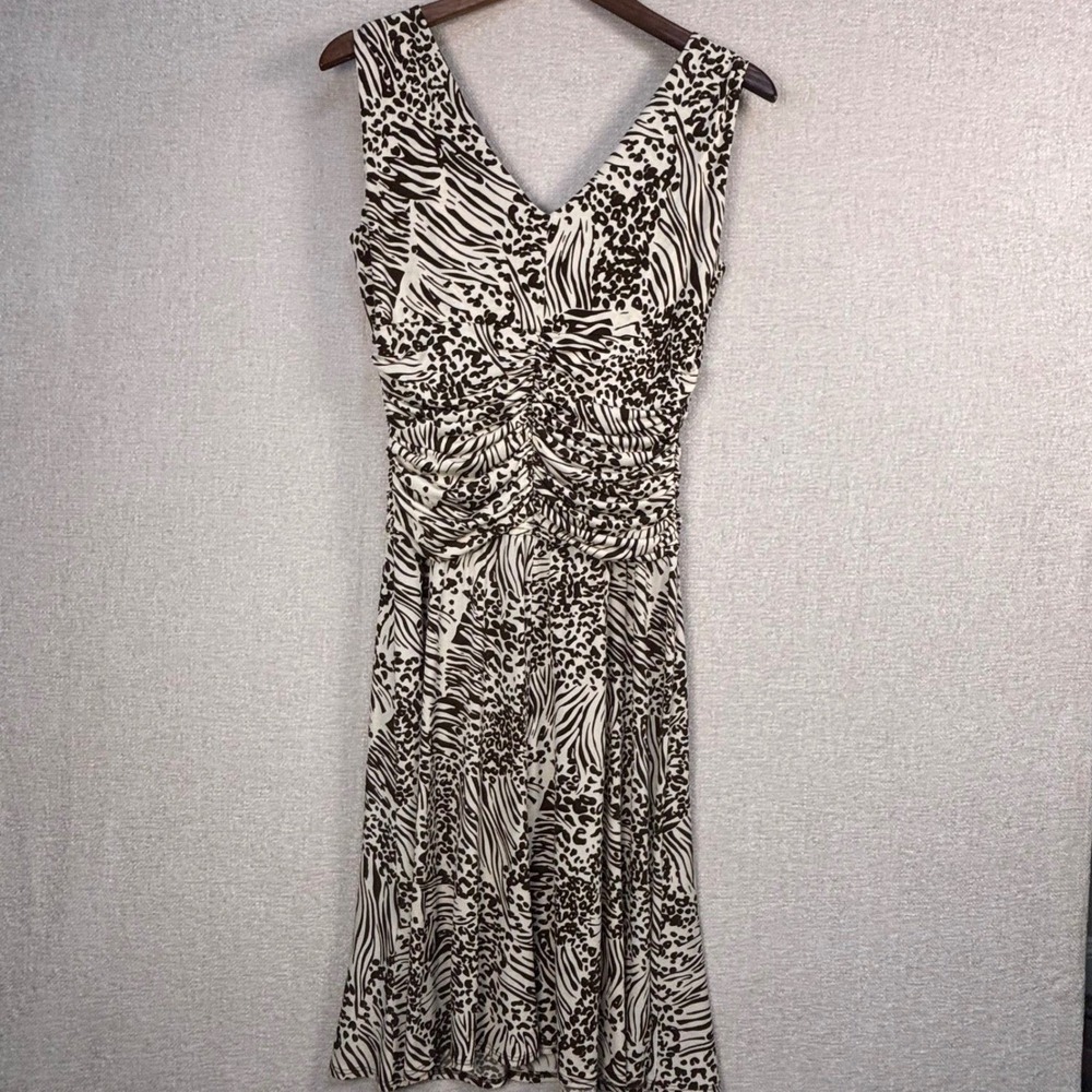 Maggy Boutique Womens Size Small Brown Animal Print Ruched V-Neck Midi Dress